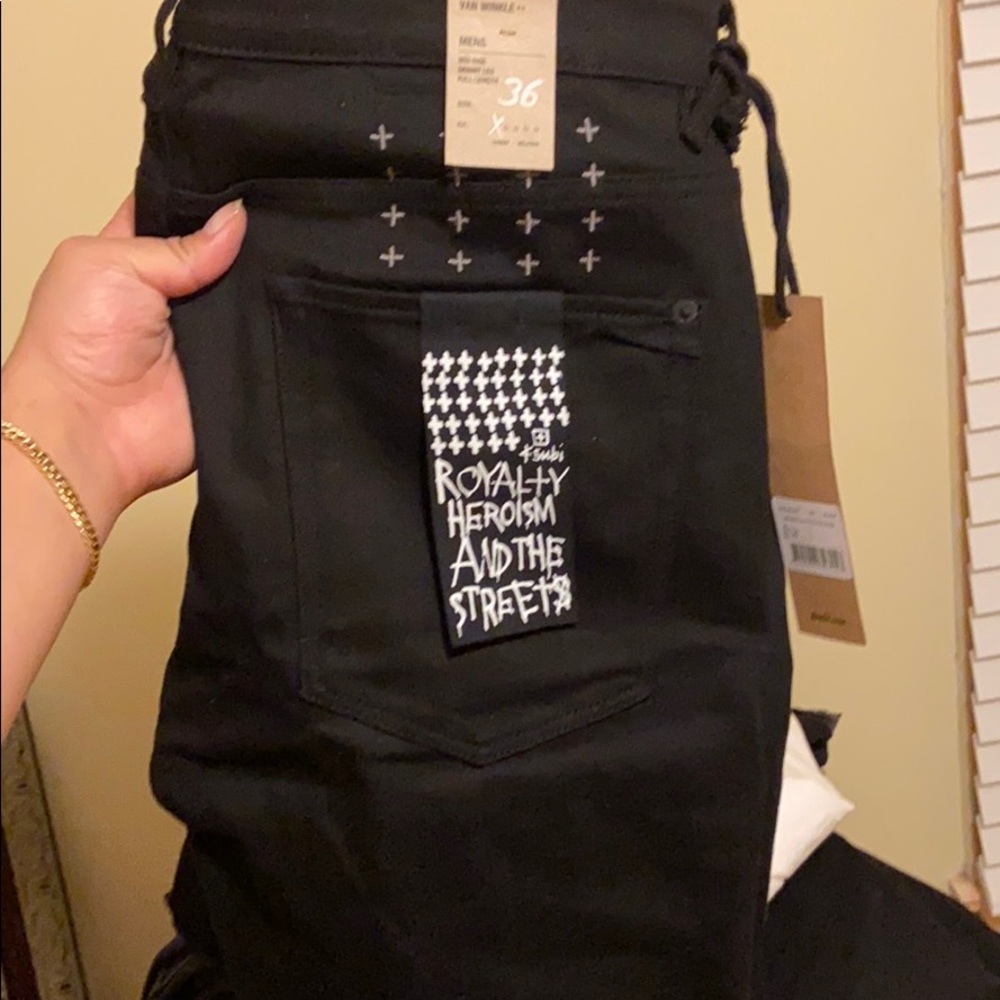 Brand new size 36 skinny not my style but 🔥